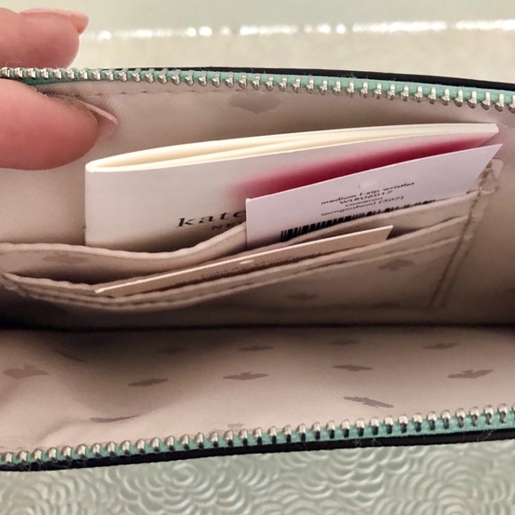 NWT Kate Spade Medium l-Zip Wristlet - Picture 6 of 6